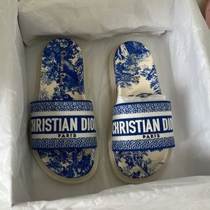 DIOR SLIDES (ORIGINAL WITH RECEIPT)